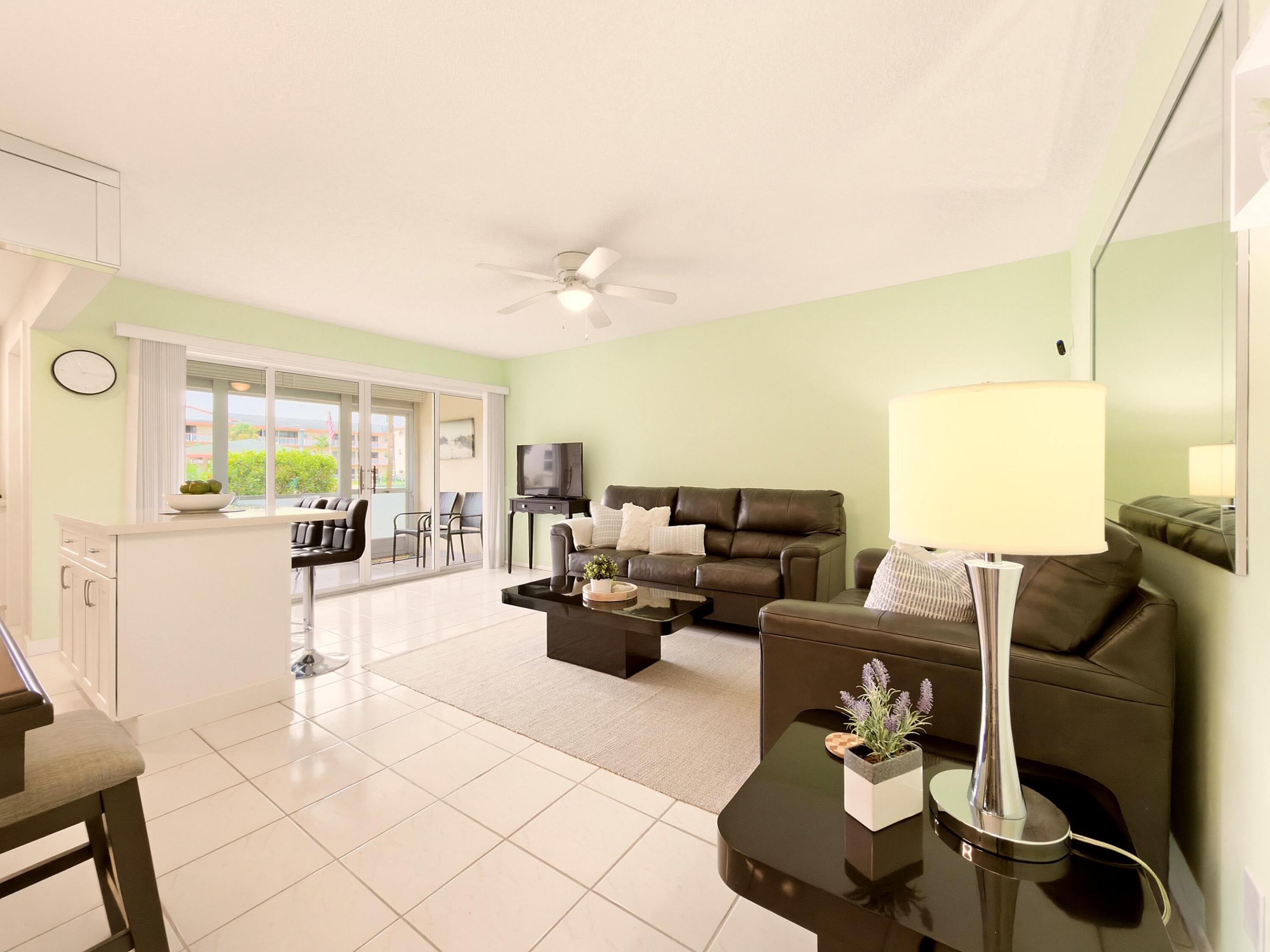 5300 WASHINGTON Street O124, Hollywood, FL, 33021/$110,000 2 5300 WASHINGTON Street O124