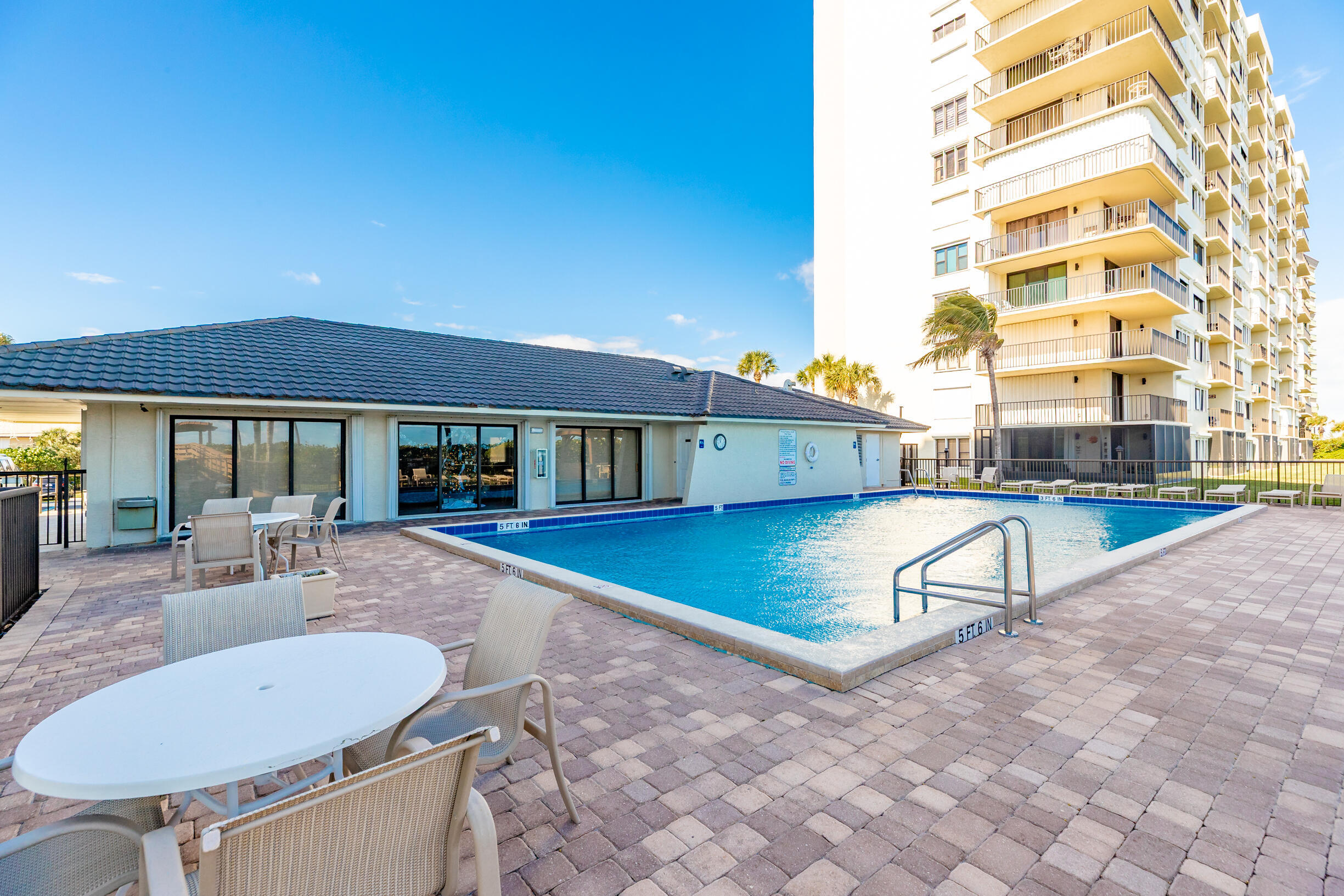 OCEAN HARBOUR SOUTH CONDOMINIUM - Residential