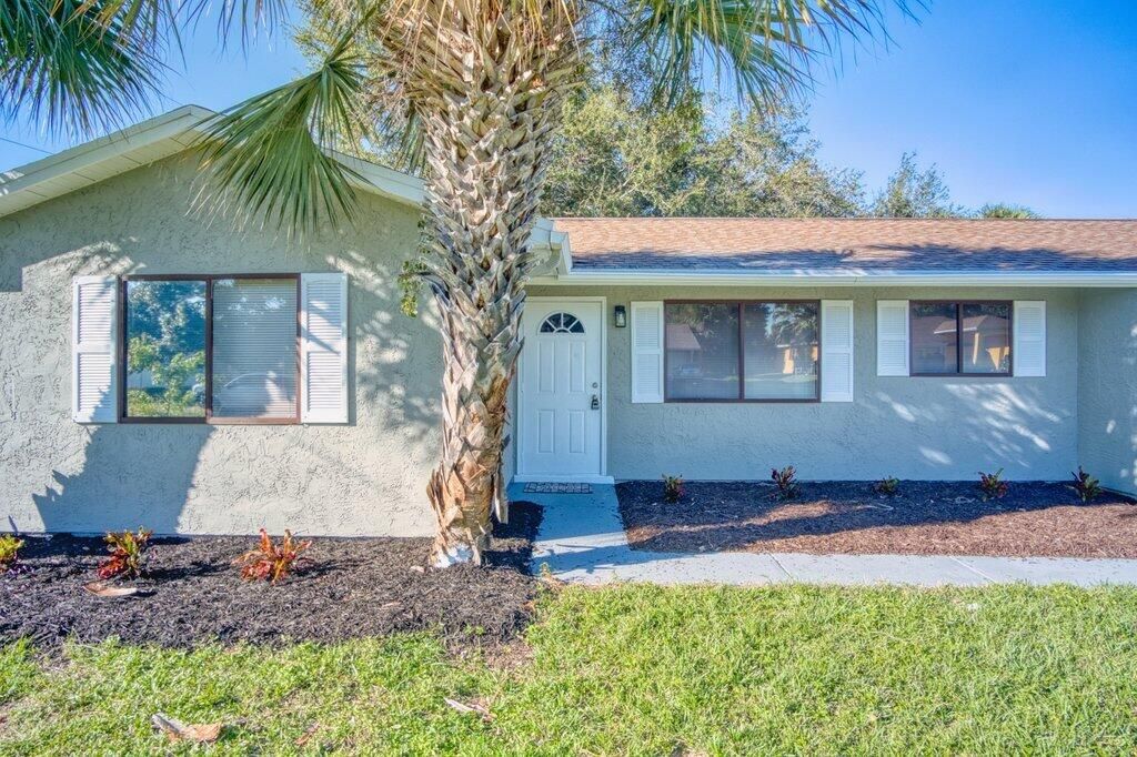 Photo of 2009 SE Mary Terrace, Port Saint Lucie, FL 34952 (MLS # R11133804)