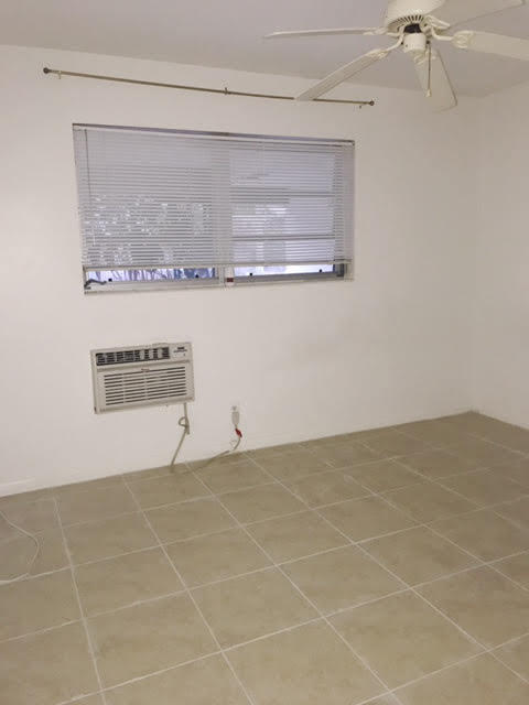 LAKE WORTH TOWN OF - Residential Lease