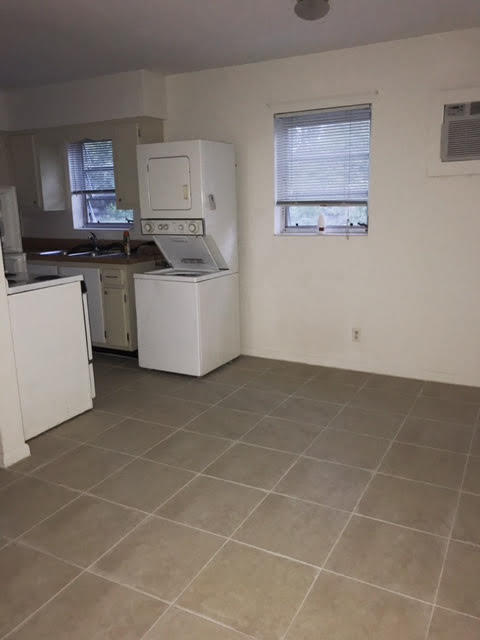 LAKE WORTH TOWN OF - Residential Lease