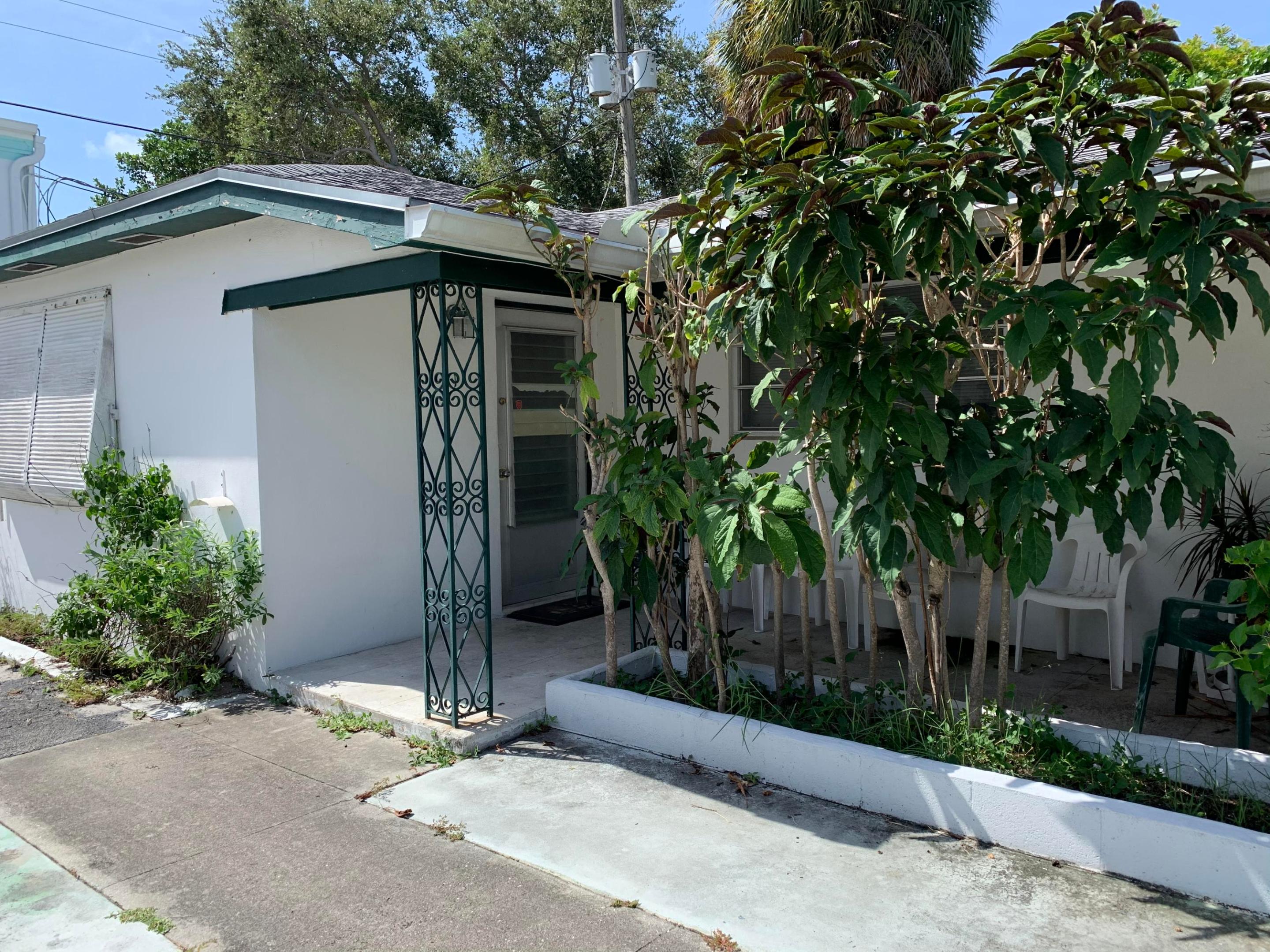 LAKE WORTH TOWN OF - Residential Lease