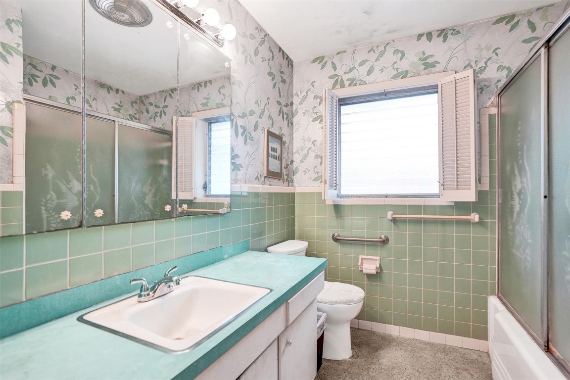 Coral Woods 33-25 B - Residential