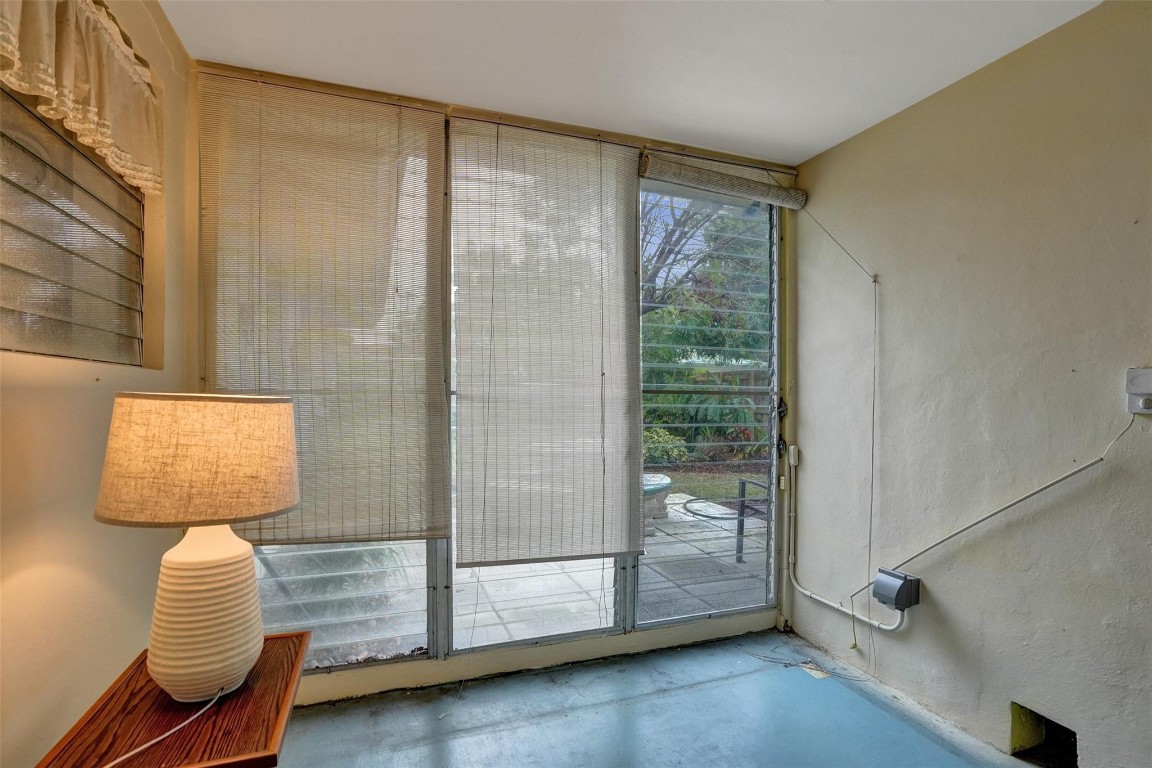 Coral Woods 33-25 B - Residential