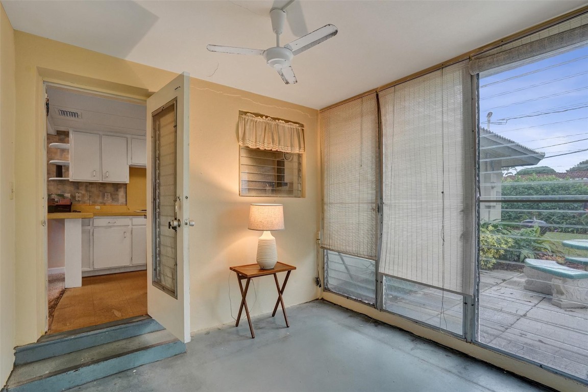 Coral Woods 33-25 B - Residential