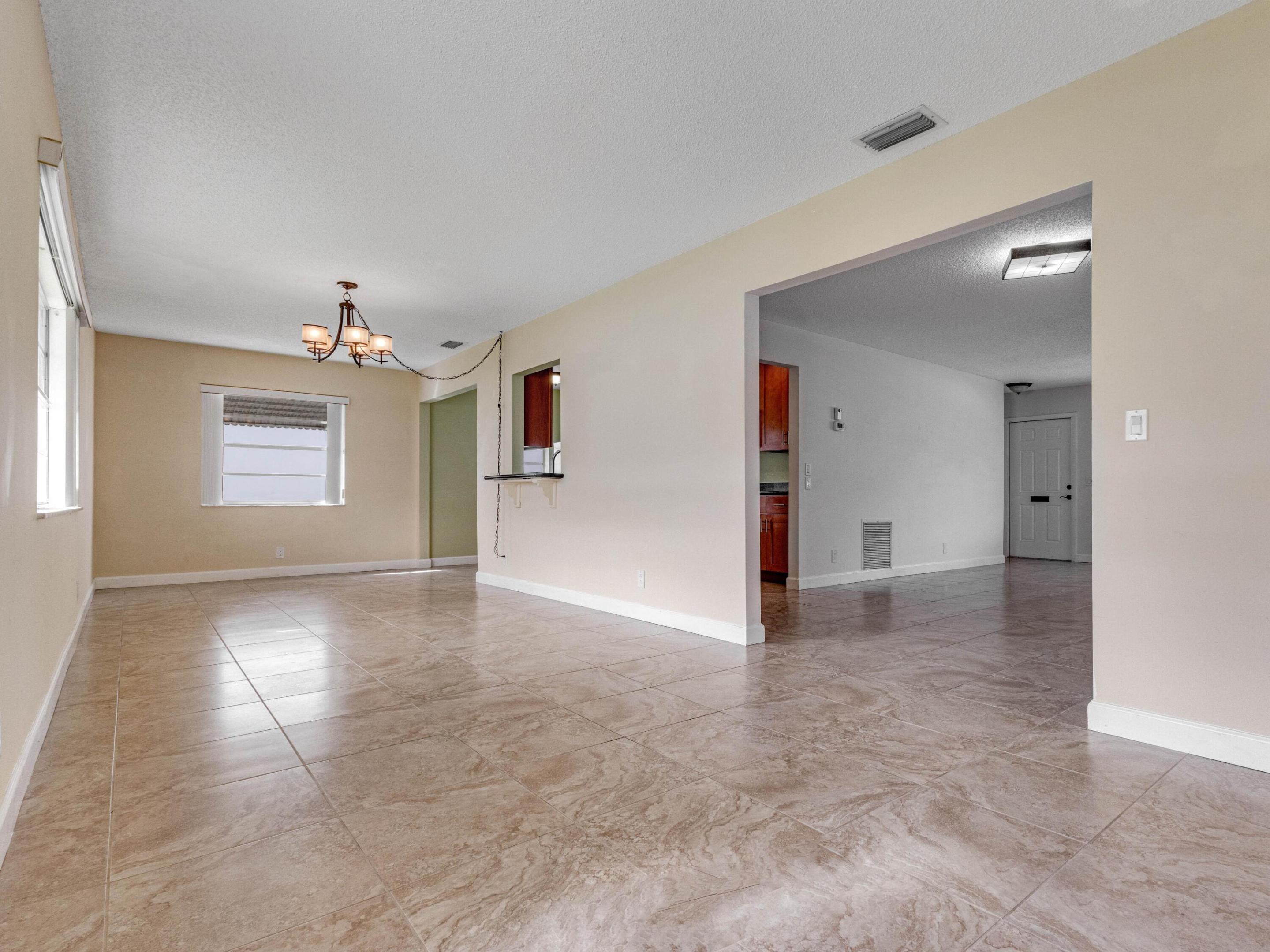 2016 SW Golf Lane SW