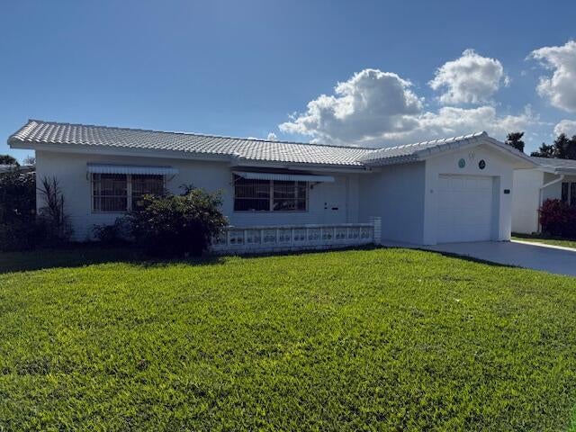 Photo of 2016 SW Golf Lane SW, Boynton Beach, FL 33426 (MLS # B26071358)