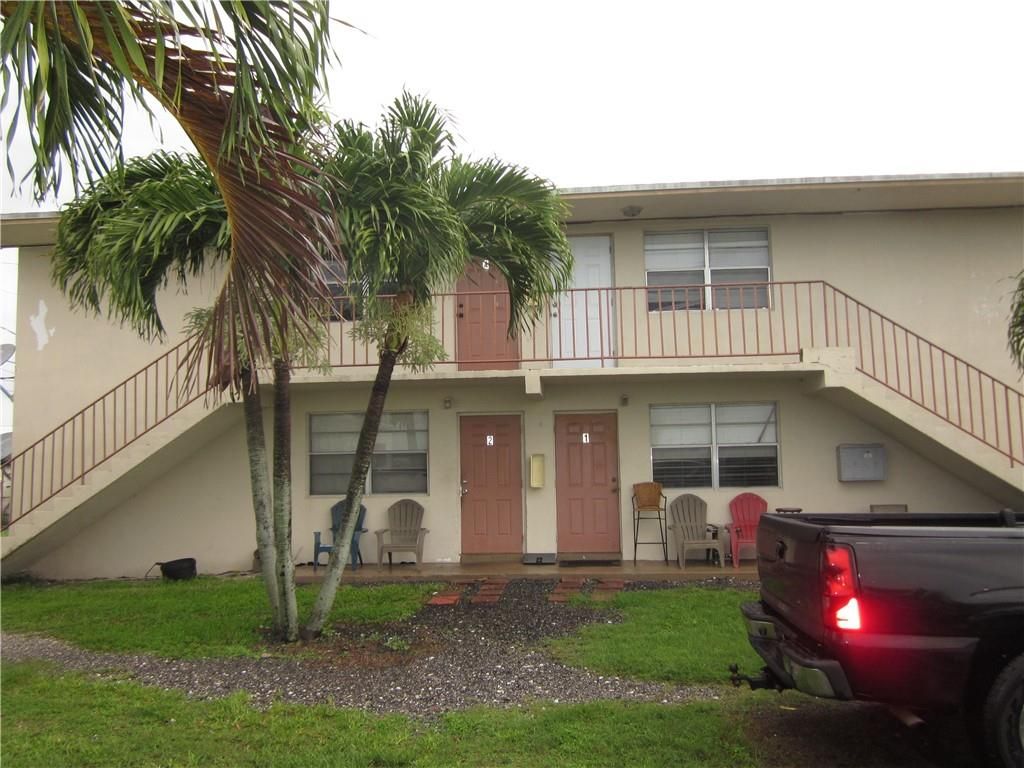 Photo of 680 SW 6th St, Belle Glade, FL 33430 (MLS # F10387190)