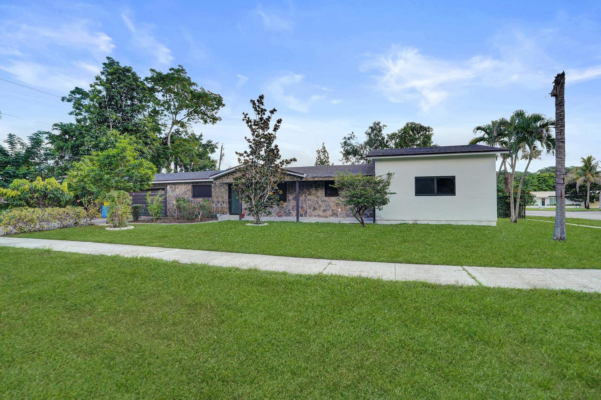393 CYPRESS Avenue