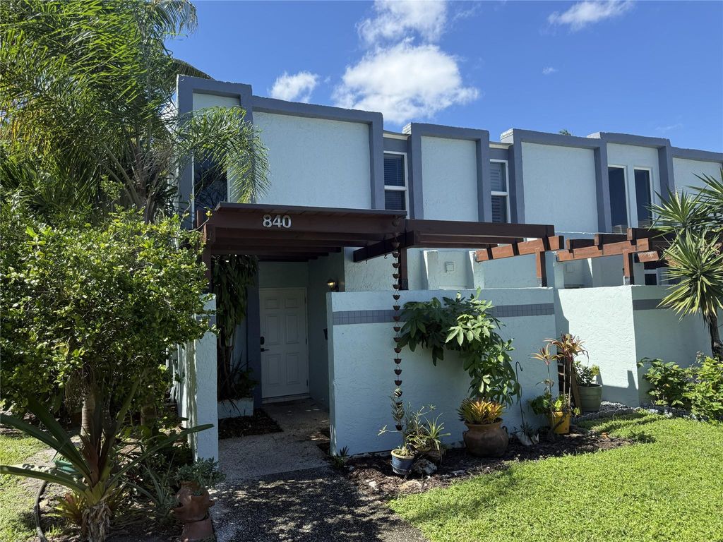 Photo of 840 NE 20th Dr #842, Wilton Manors, FL 33305 (MLS # F10531704)