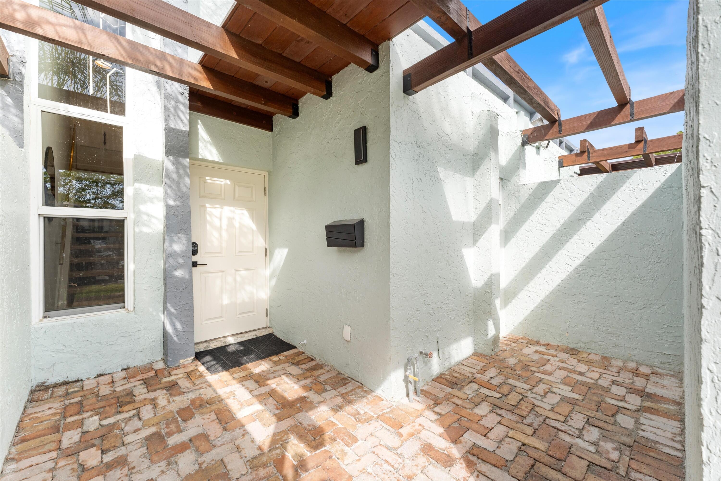 Footbridge Townhouses - Residential