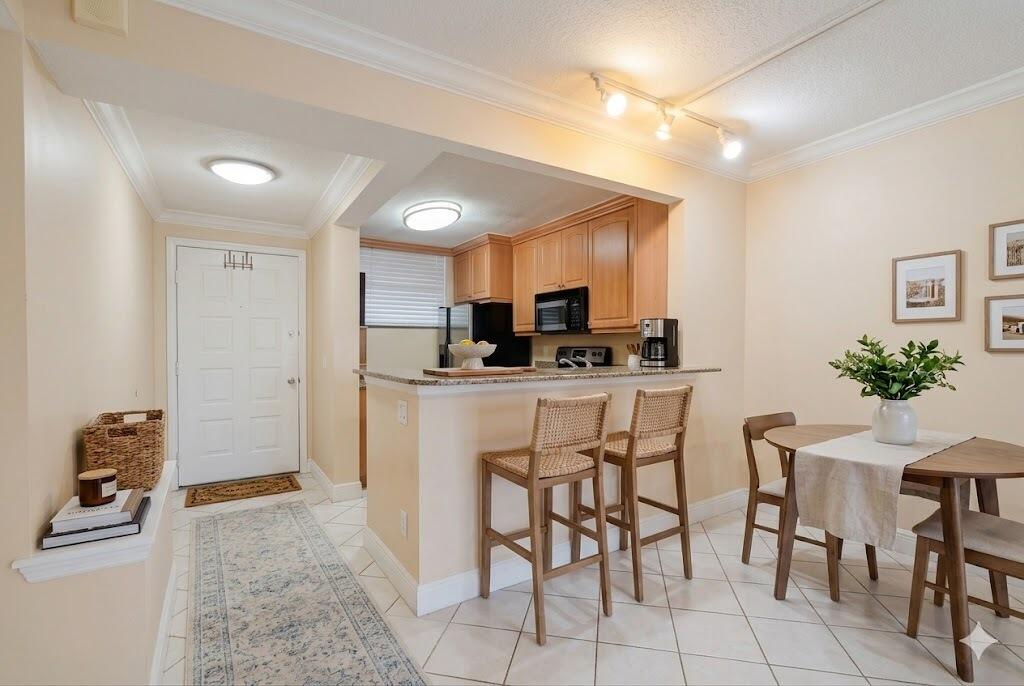 LAKE EMERALD CONDOMINIUM NO ONE - Residential