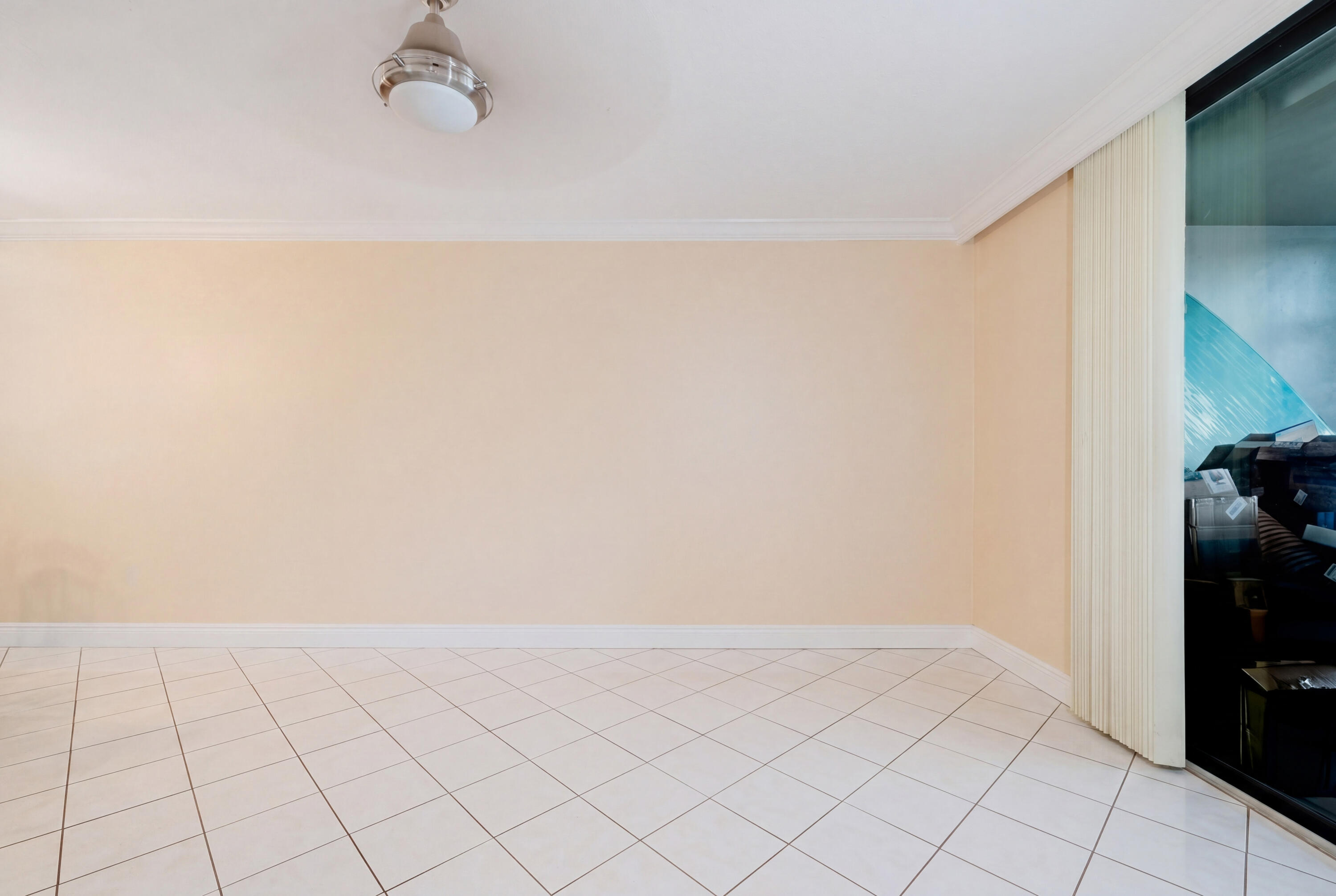 LAKE EMERALD CONDOMINIUM NO ONE - Residential