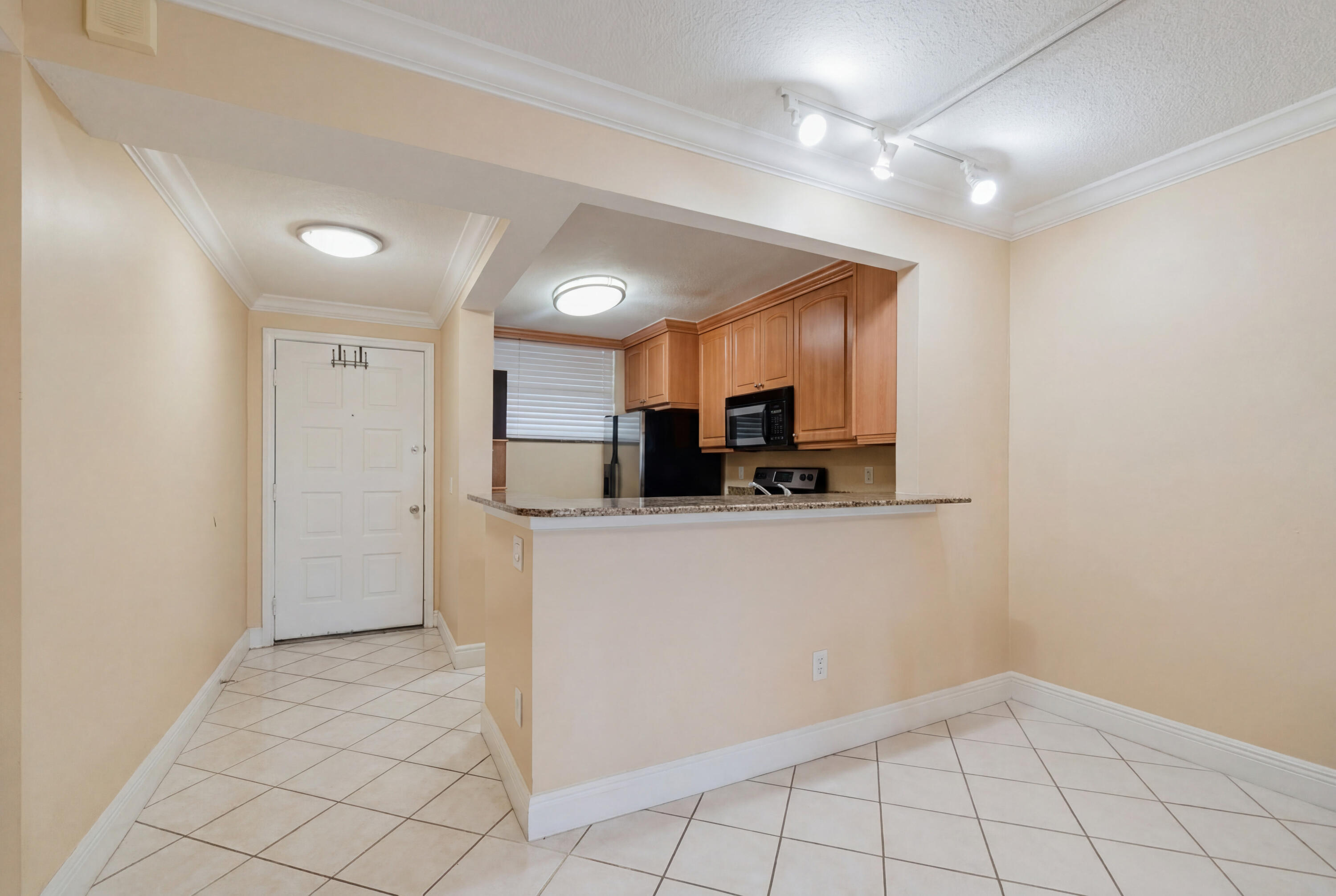LAKE EMERALD CONDOMINIUM NO ONE - Residential