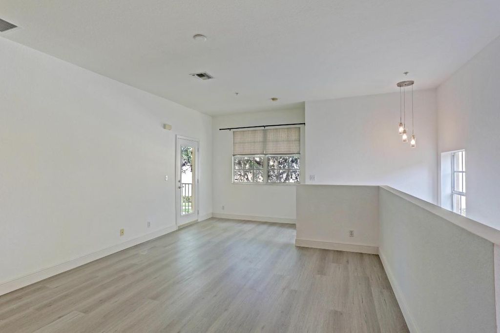 Photo of 162 Village Boulevard #H, Tequesta, FL 33469 (MLS # R10967163)