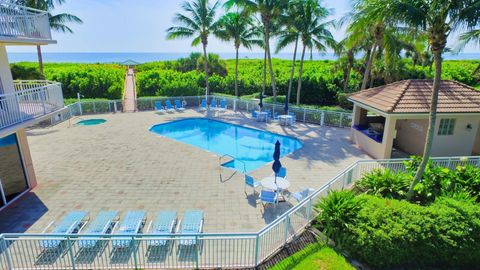 A home in Hutchinson Island