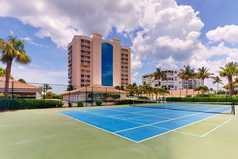 A home in Hutchinson Island