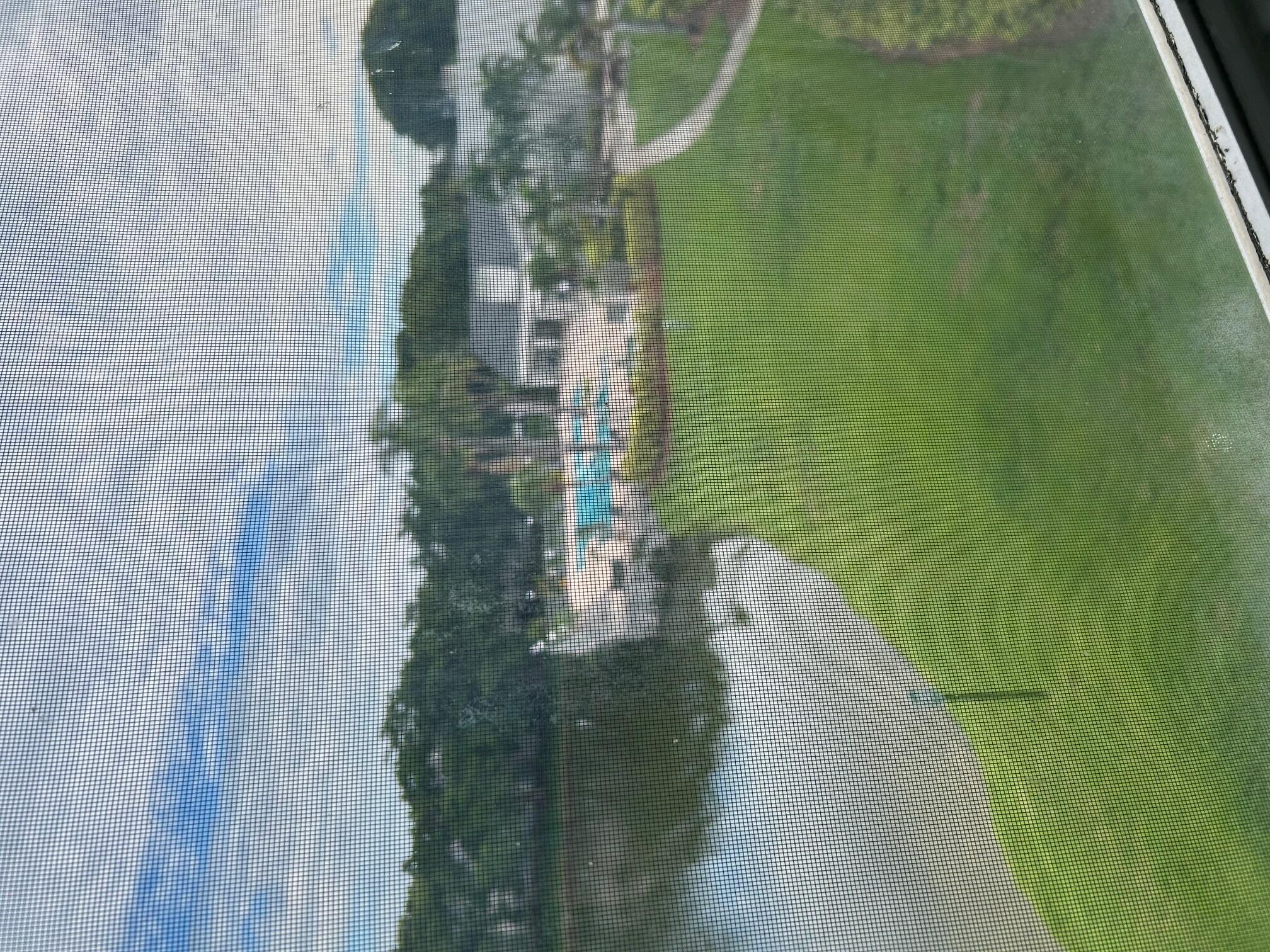Beautiful corner unit, vaulted ceiling, lake view. Close to pool, BBQ and gym. Gated community, close to I-95 and the turnpike, beaches and much more.