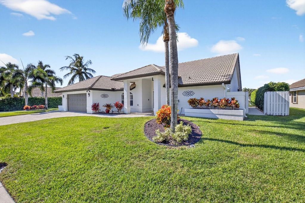 Photo of 6707 Blue Bay Circle, Lake Worth, FL 33467 (MLS # F10536268)