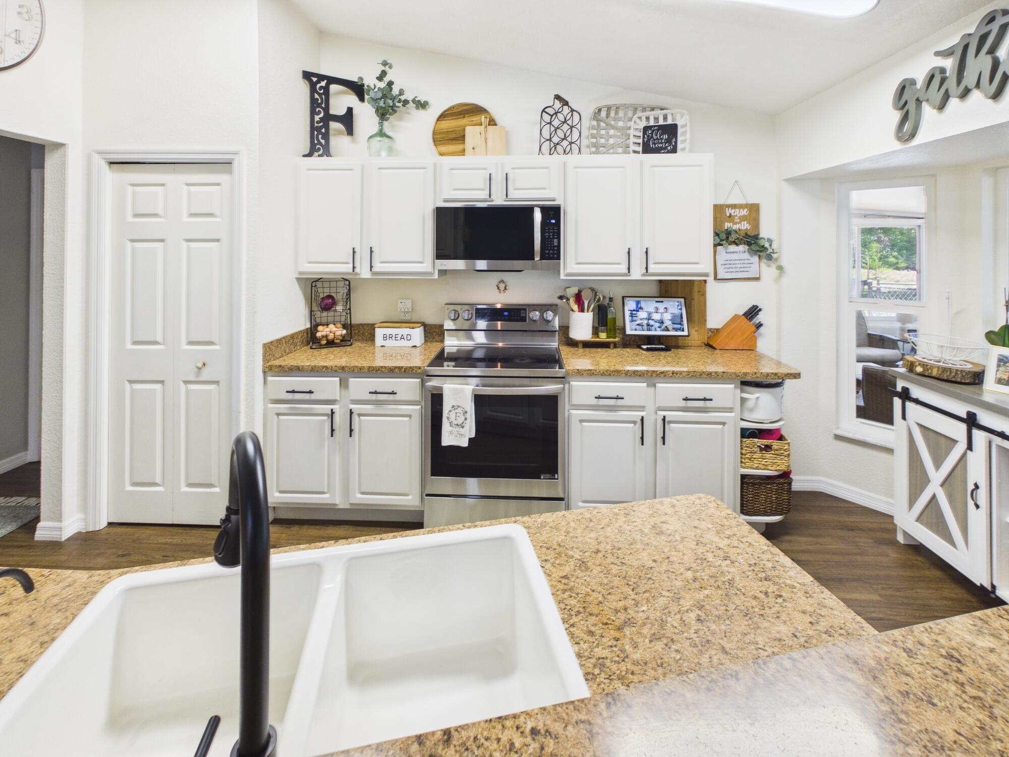 NORTH LAKE COUNTRY ESTATES - Residential