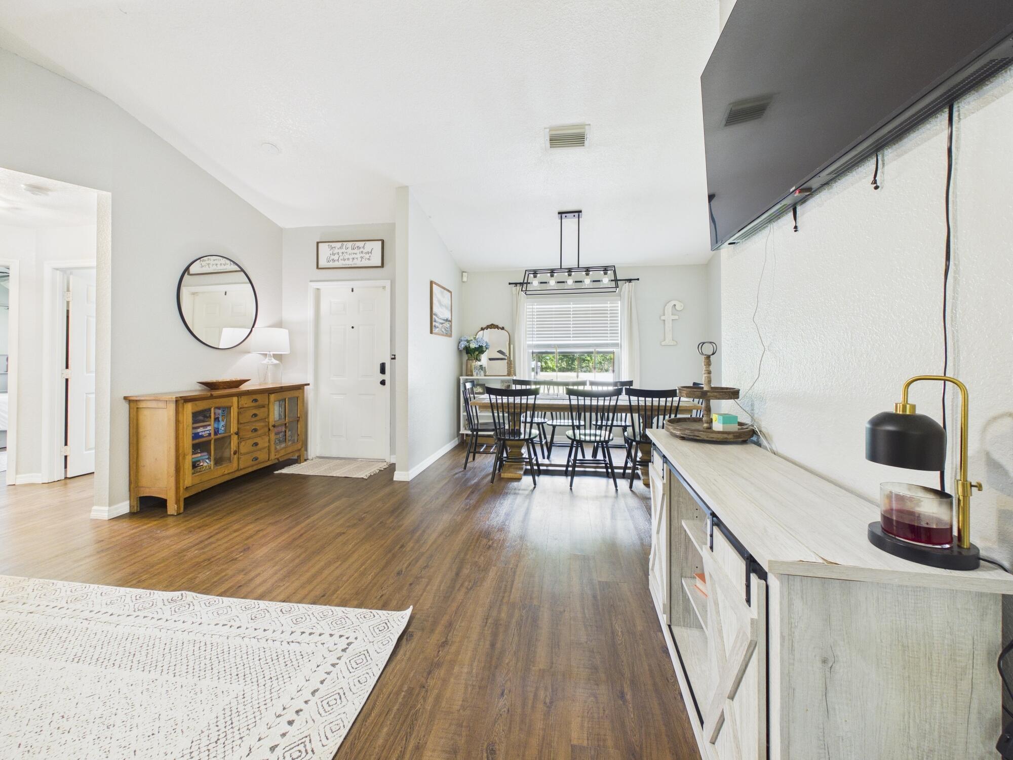 NORTH LAKE COUNTRY ESTATES - Residential