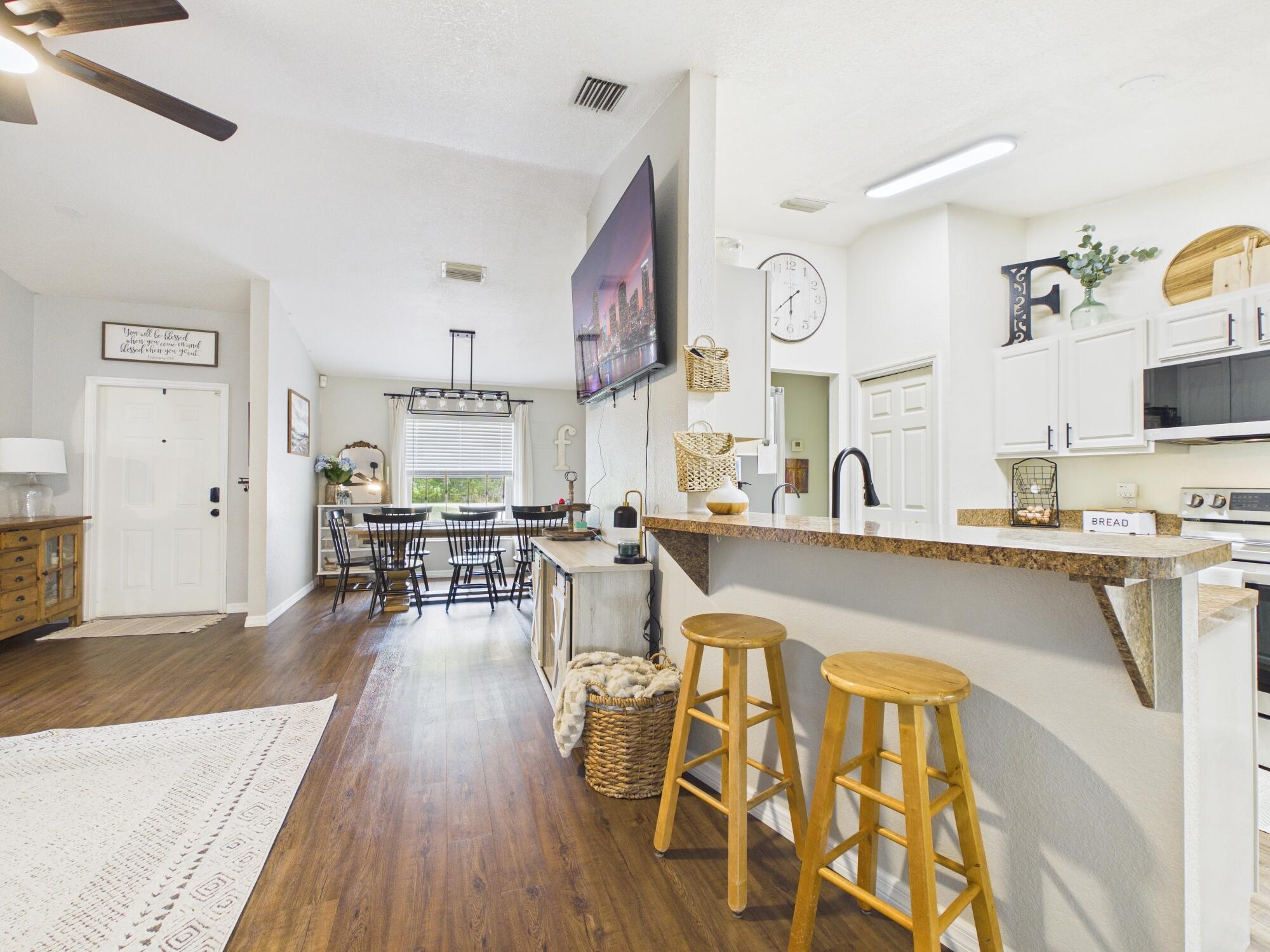 NORTH LAKE COUNTRY ESTATES - Residential