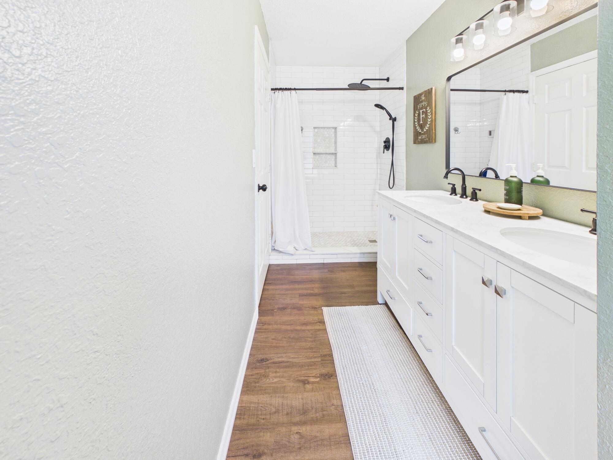 NORTH LAKE COUNTRY ESTATES - Residential