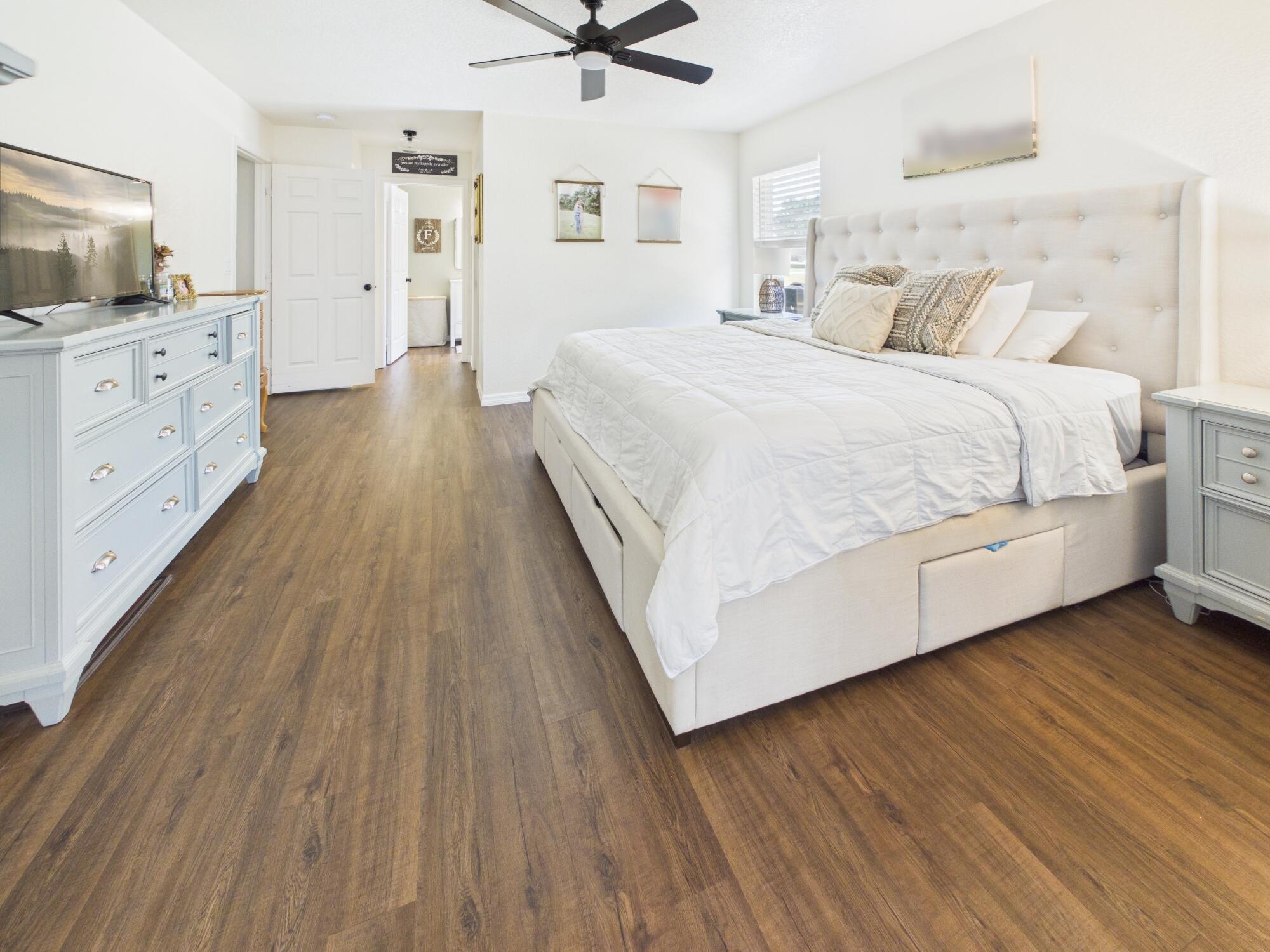 NORTH LAKE COUNTRY ESTATES - Residential