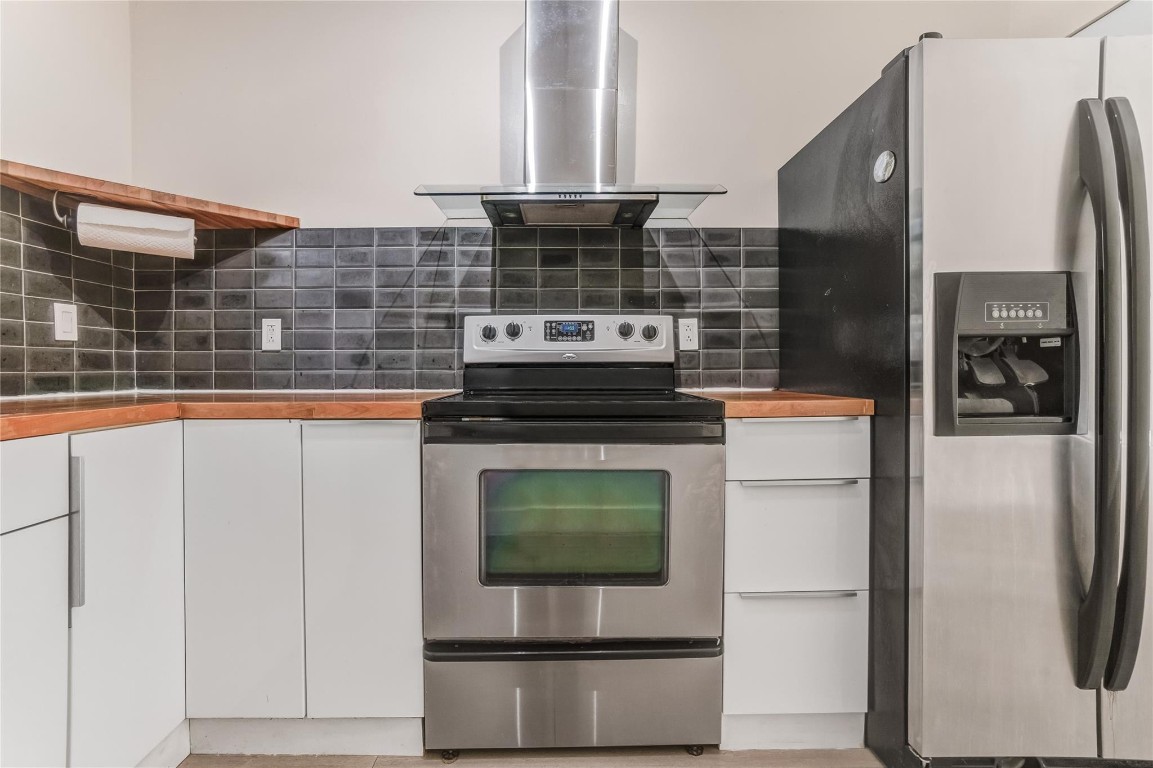 LAKE WINDWOOD - Residential