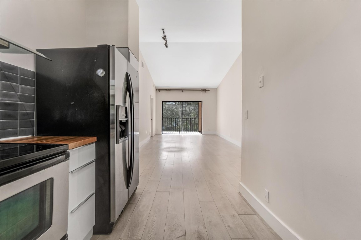 LAKE WINDWOOD - Residential