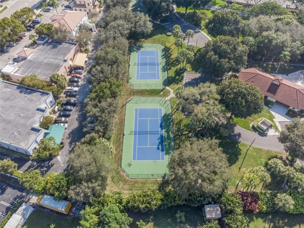 LAKE WINDWOOD - Residential