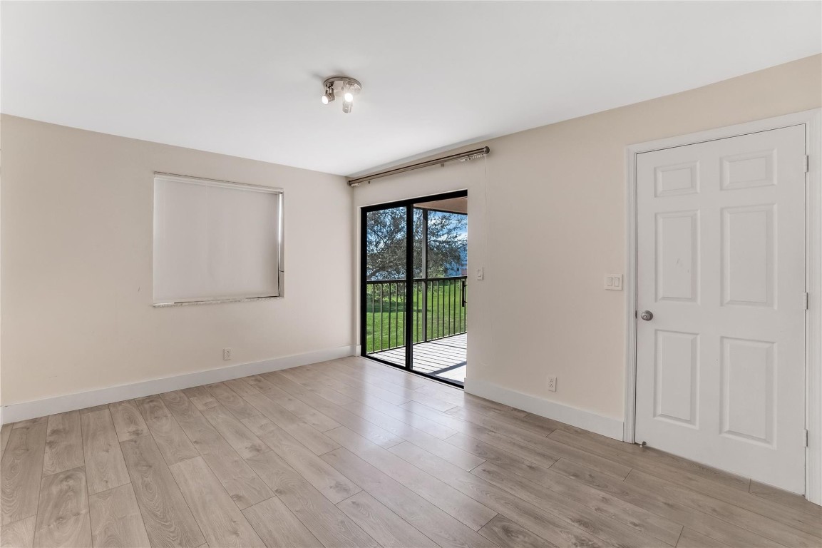 LAKE WINDWOOD - Residential