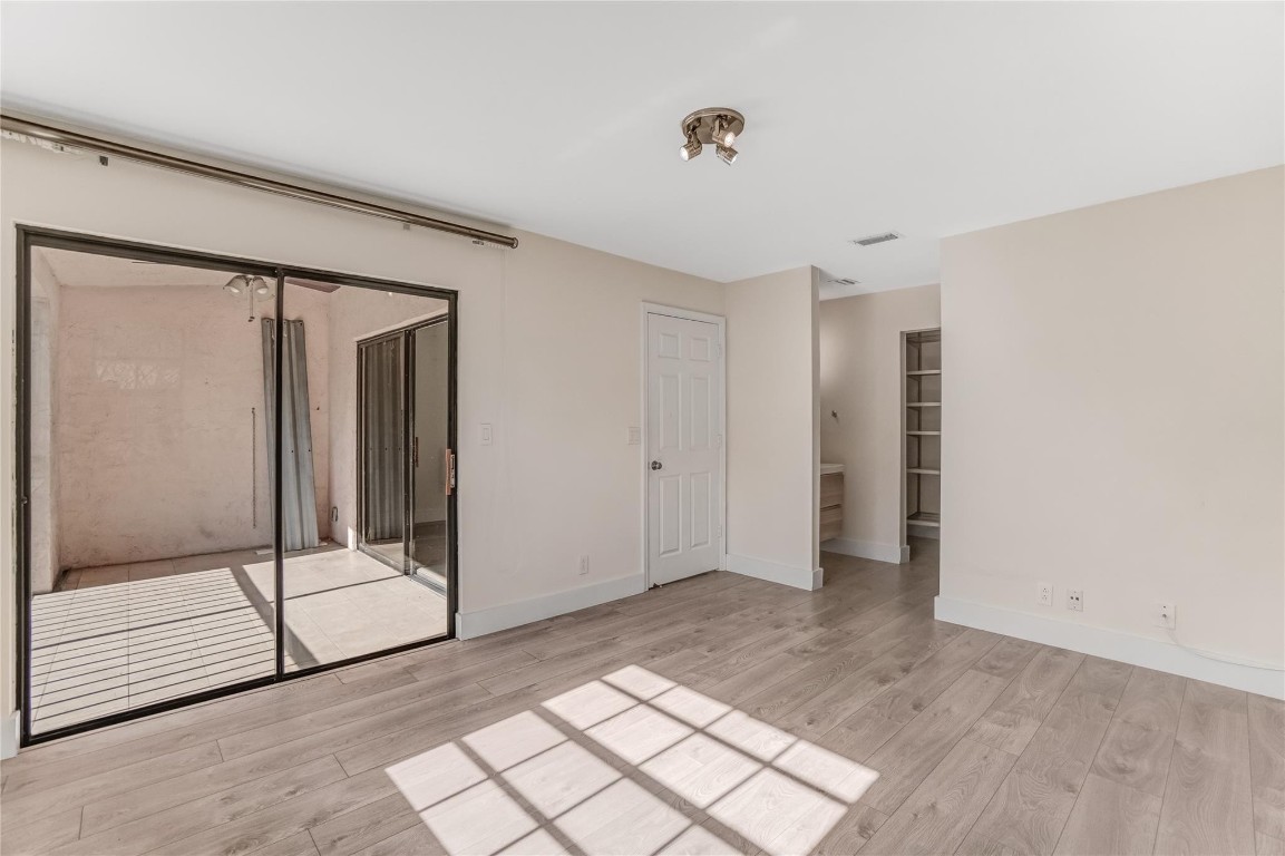 LAKE WINDWOOD - Residential