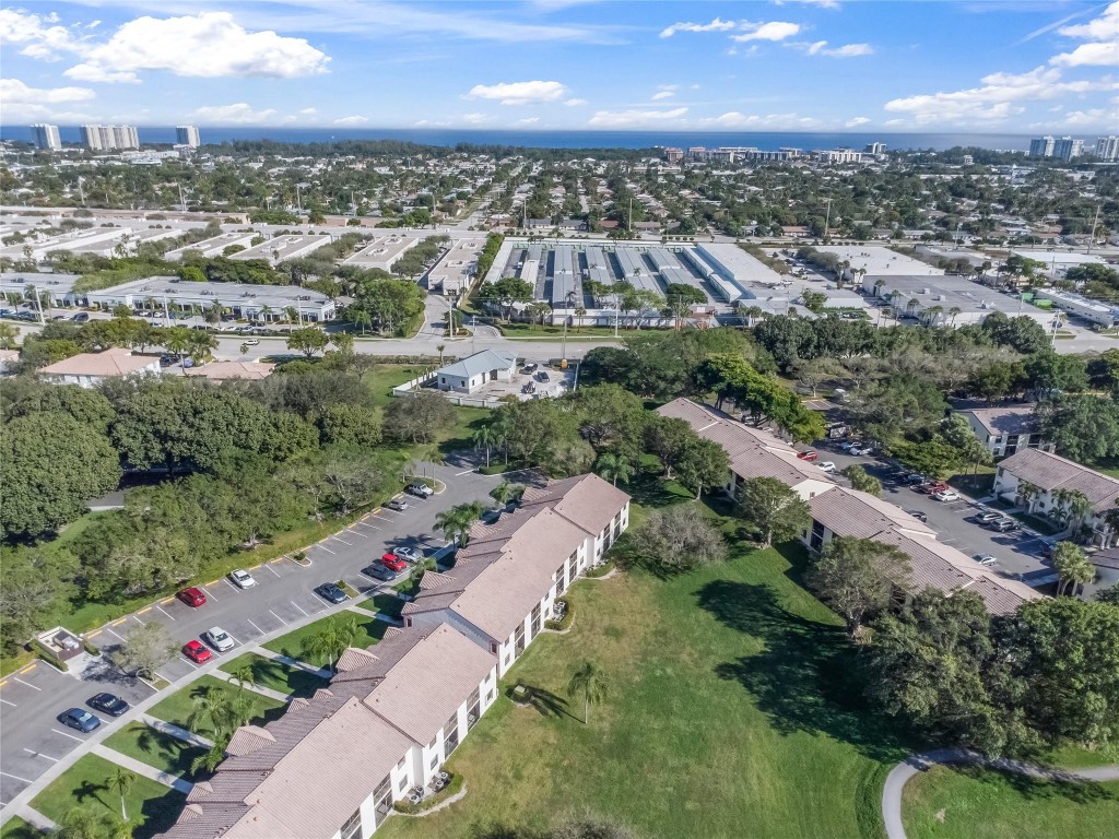 LAKE WINDWOOD - Residential