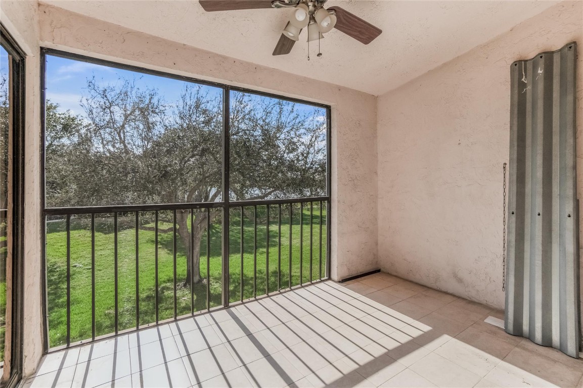 LAKE WINDWOOD - Residential