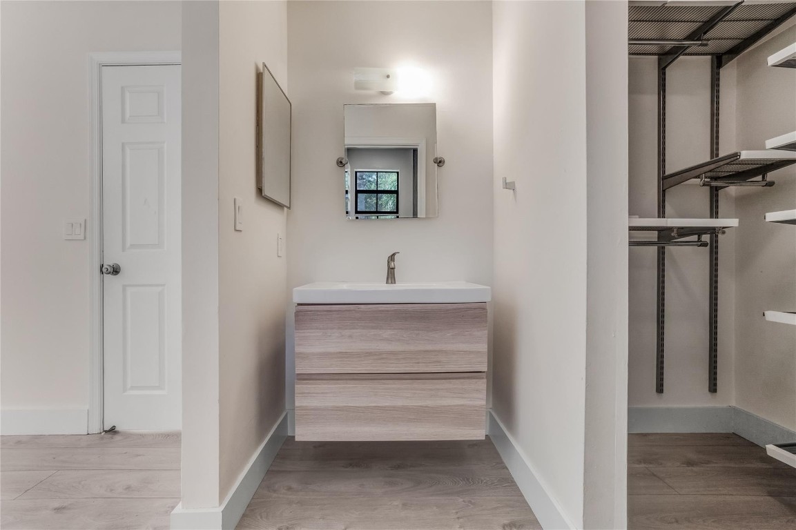 LAKE WINDWOOD - Residential