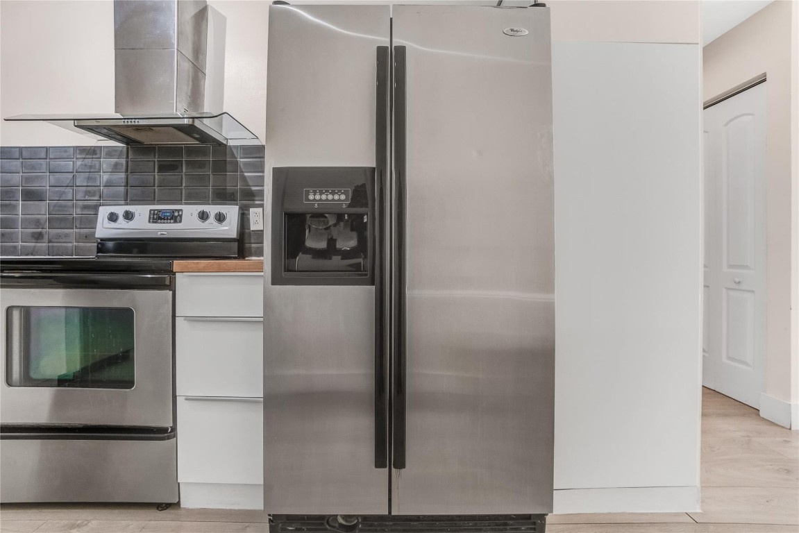 LAKE WINDWOOD - Residential