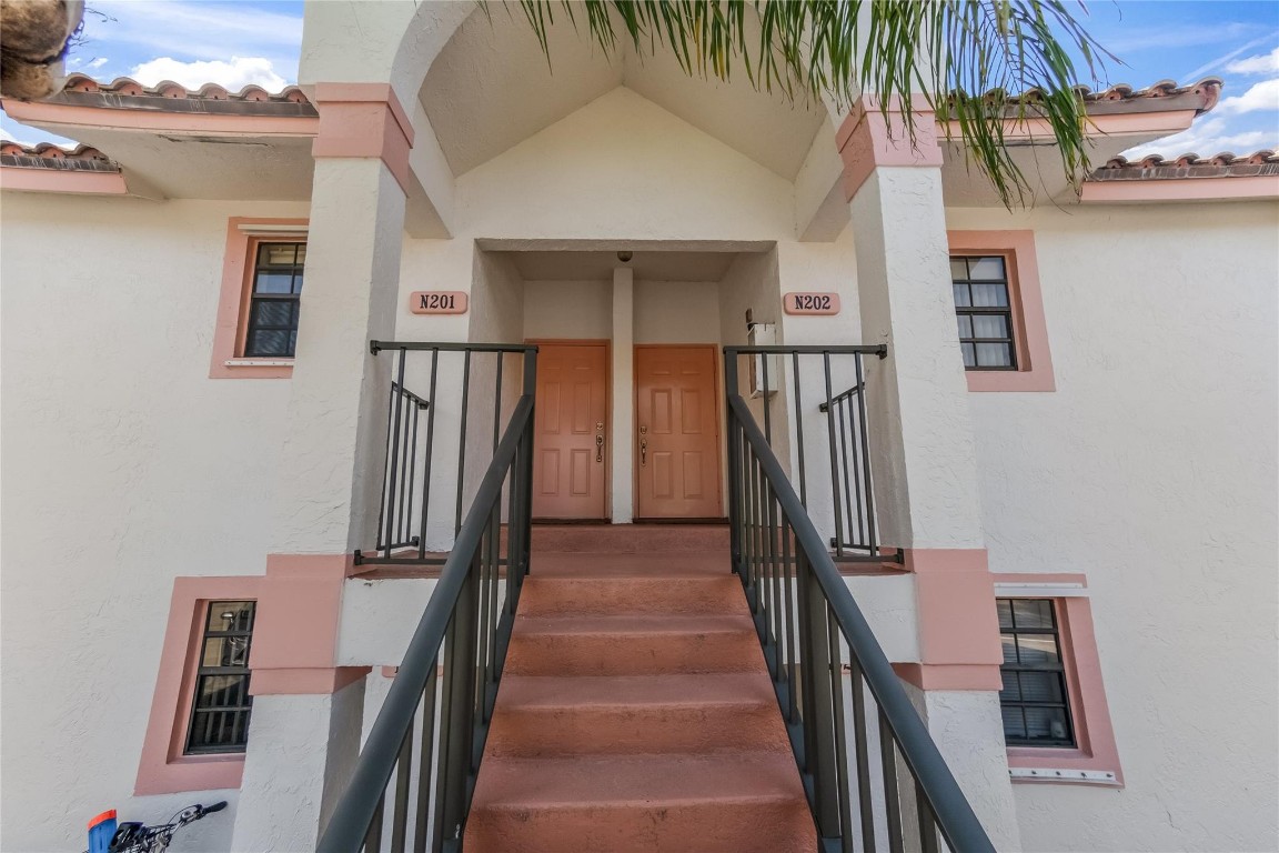 LAKE WINDWOOD - Residential