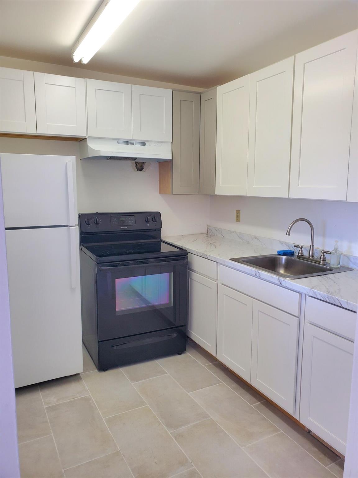 VILLAGE GREEN 4 CONDO - Residential Lease