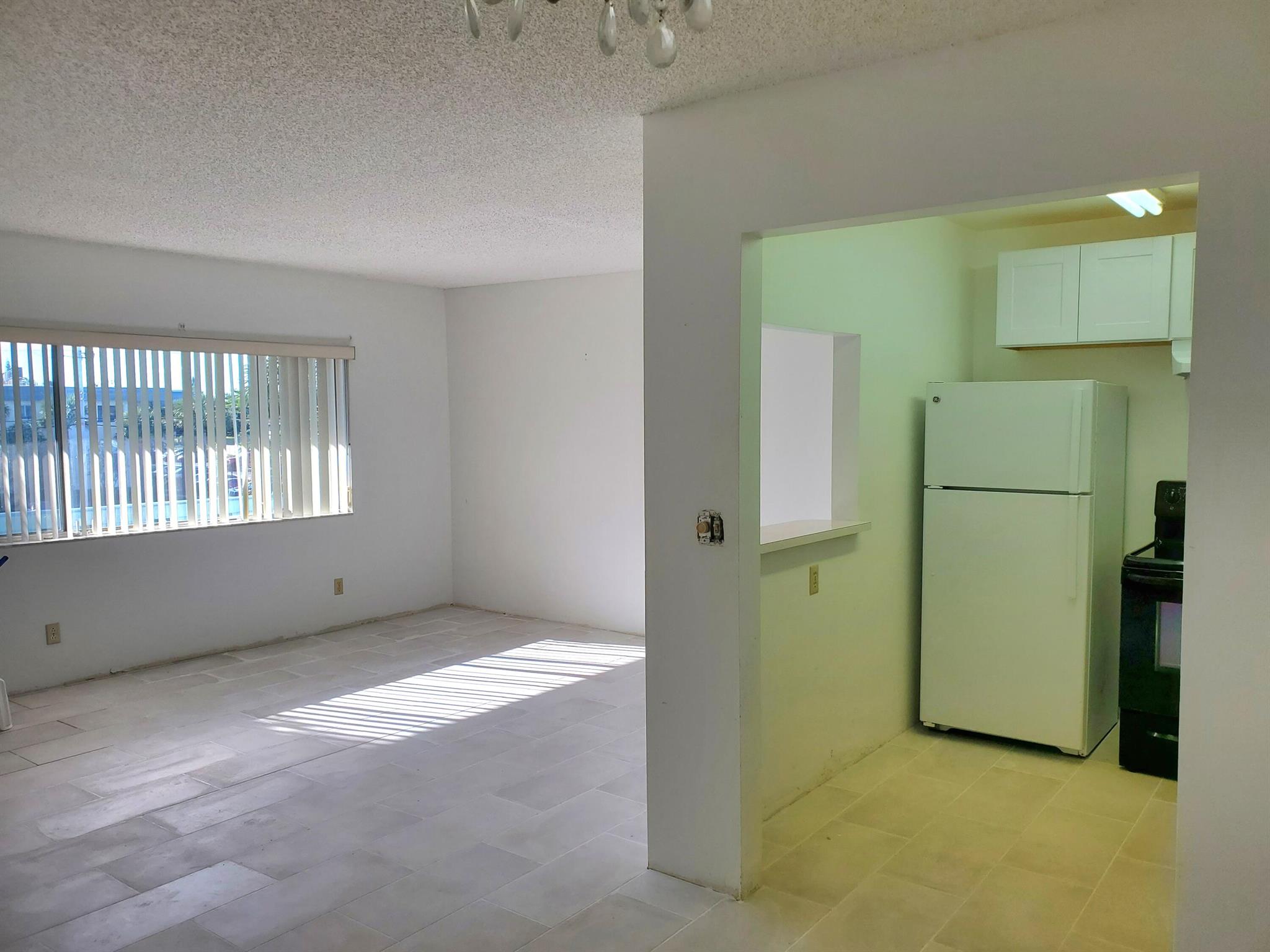 VILLAGE GREEN 4 CONDO - Residential Lease