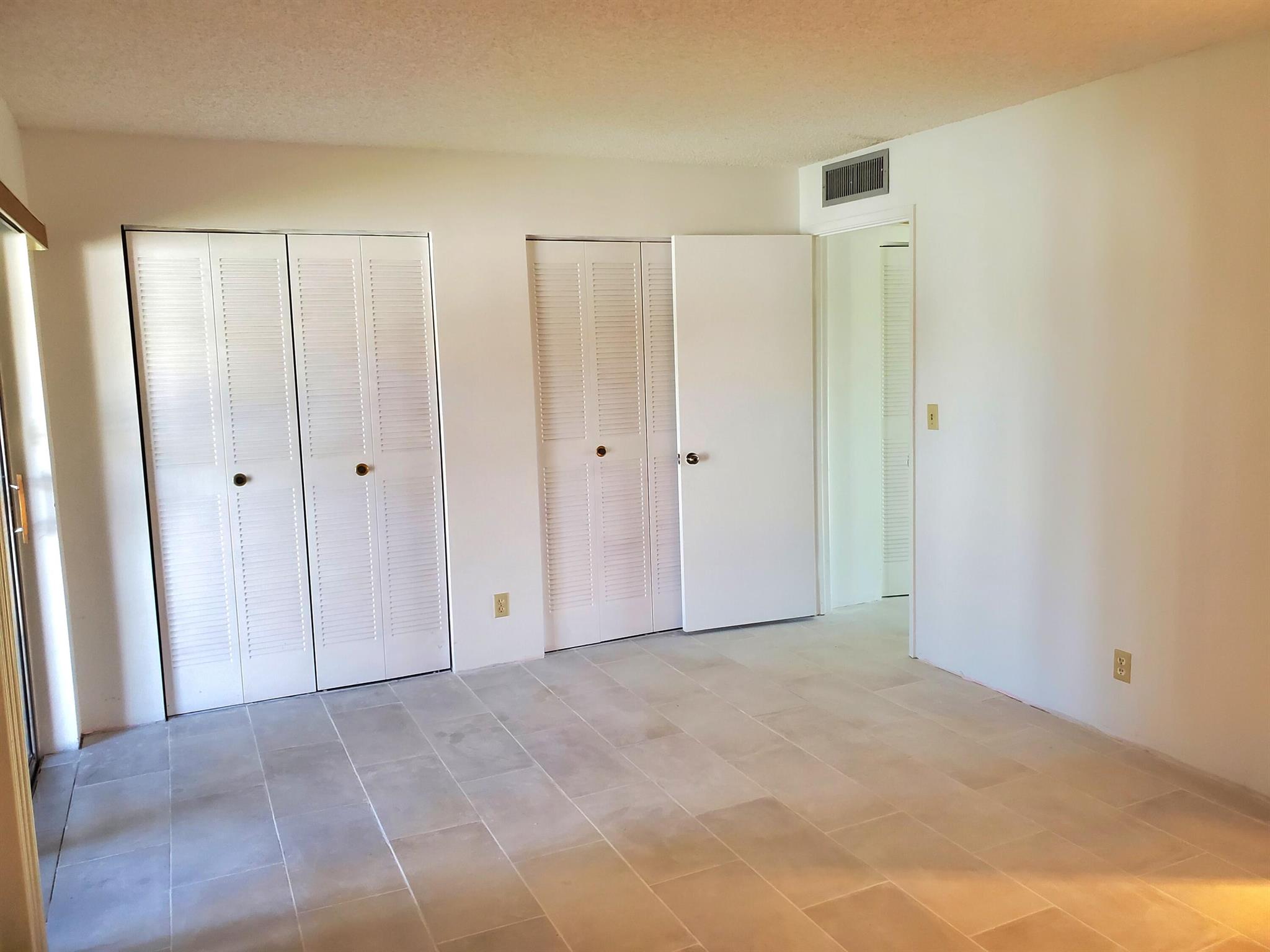 VILLAGE GREEN 4 CONDO - Residential Lease