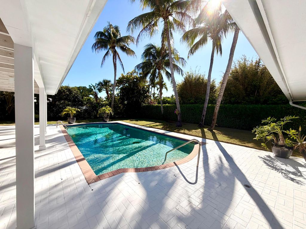 Photo of 2015 Notre Dame Drive, Lake Worth Beach, FL 33460 (MLS # B26006439)