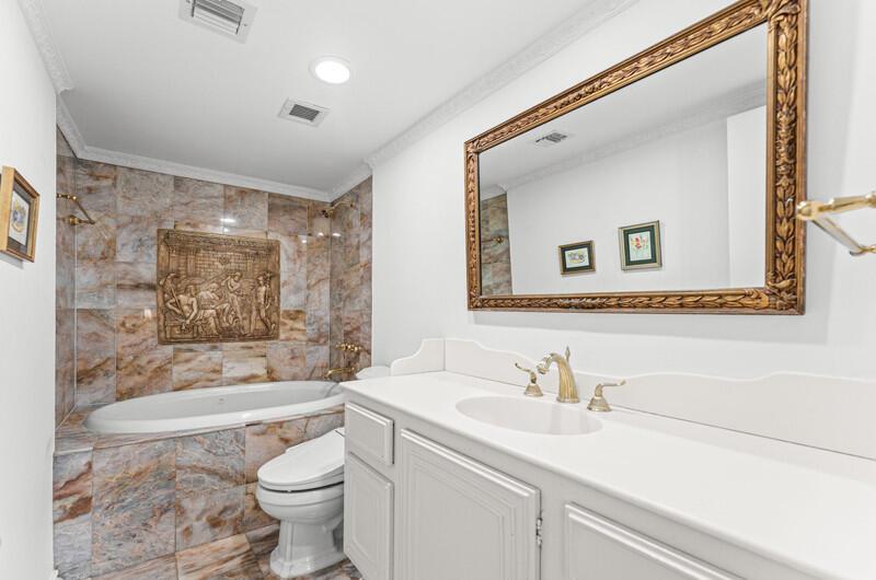 TRIANON CONDO - Residential