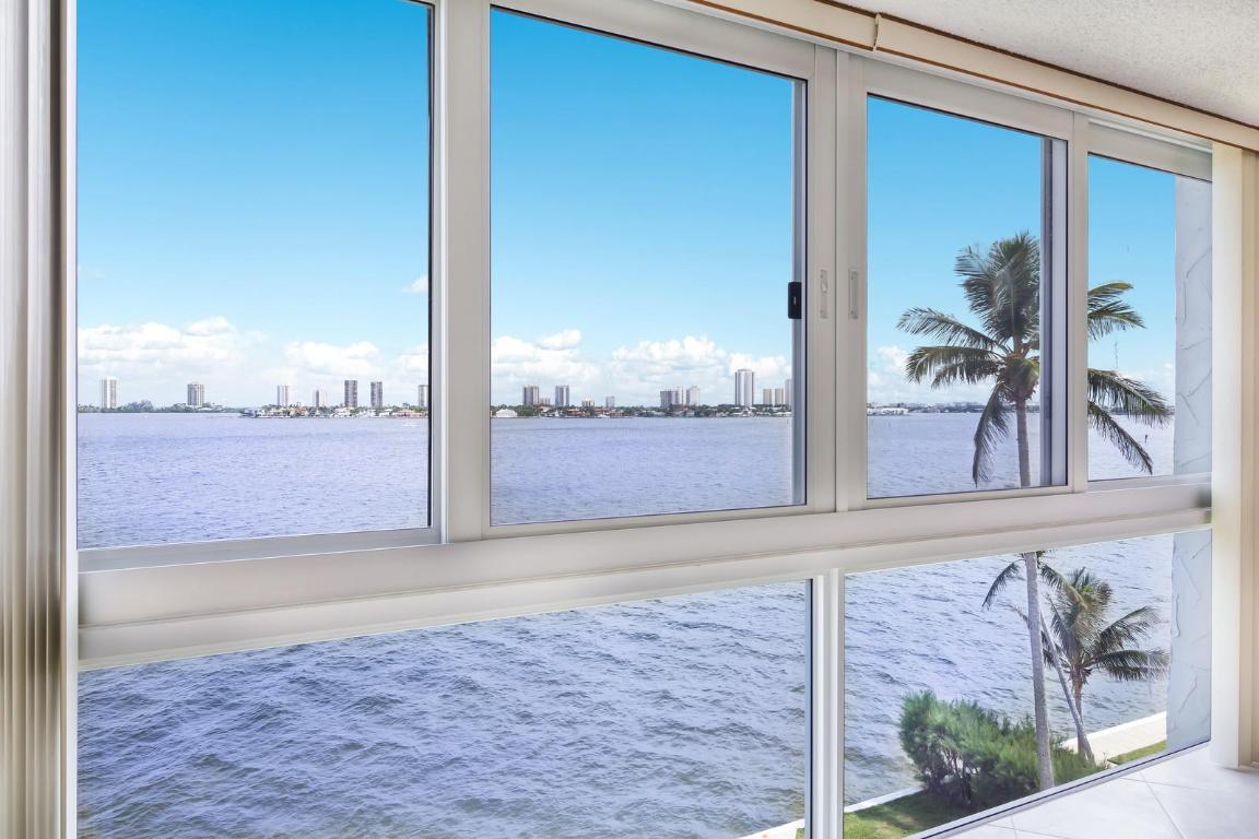 Lake Harbor Towers - Residential