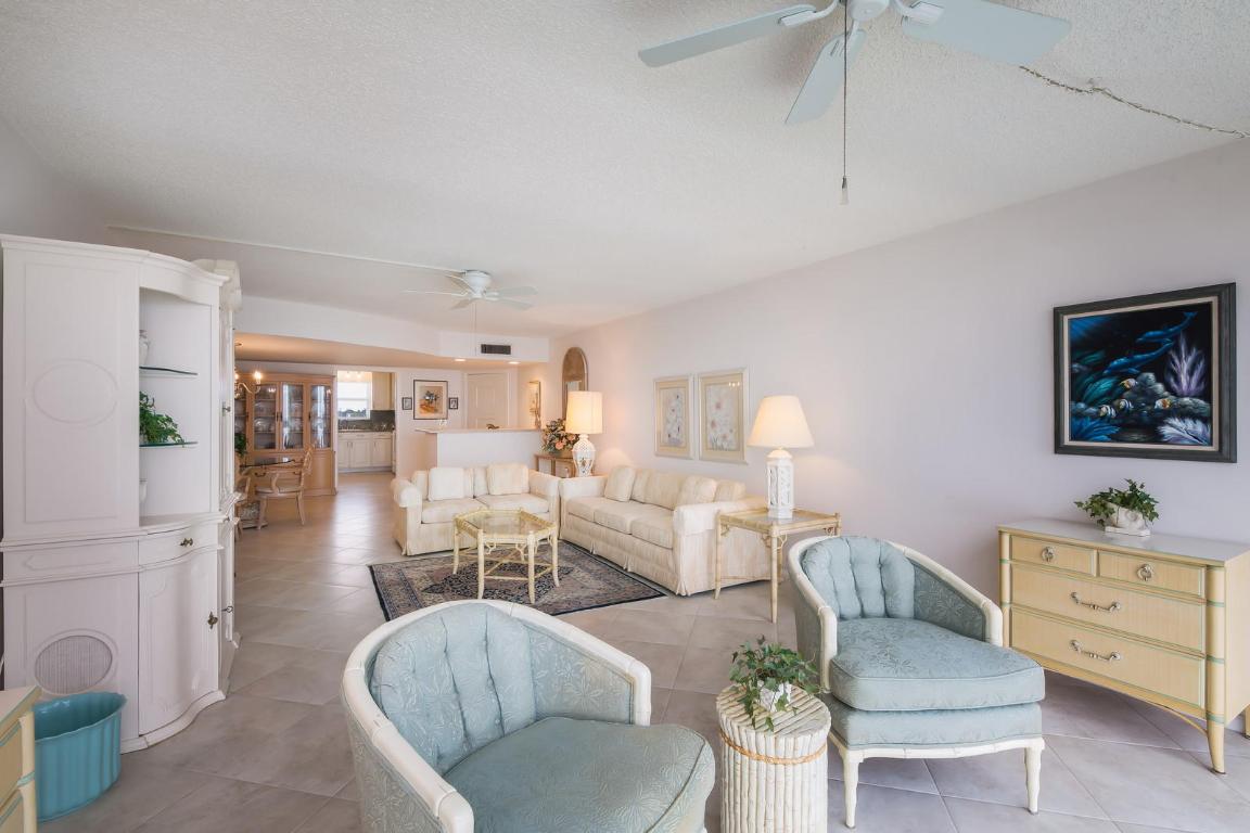 Lake Harbor Towers - Residential