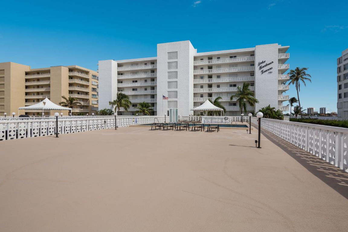 Lake Harbor Towers - Residential