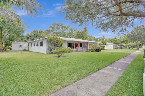 Single Family Residence in Plantation FL 711 Holly Ln Ln 63.jpg