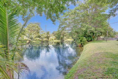 Single Family Residence in Plantation FL 711 Holly Ln Ln 7.jpg