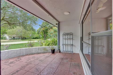 Single Family Residence in Plantation FL 711 Holly Ln Ln 52.jpg