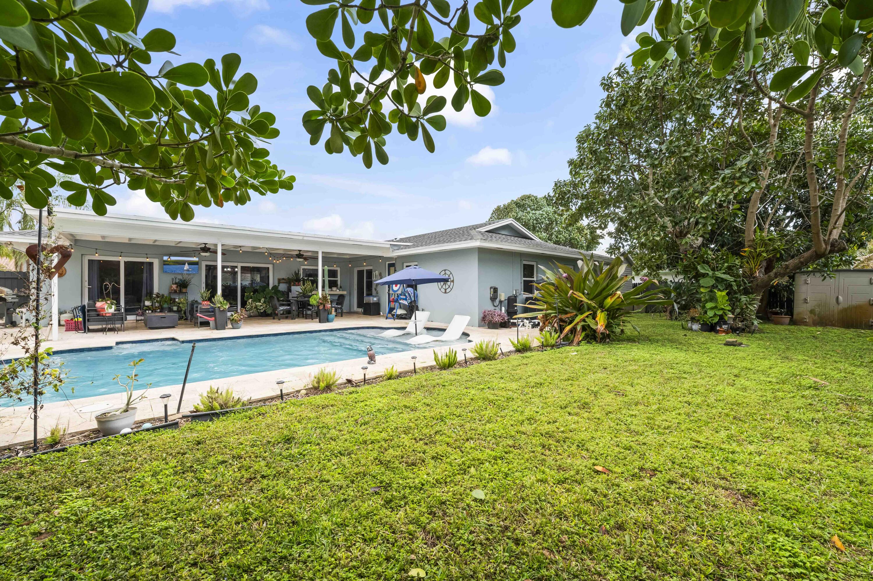 Lake Clarke Shores - FLA MANGO ESTATES - Residential